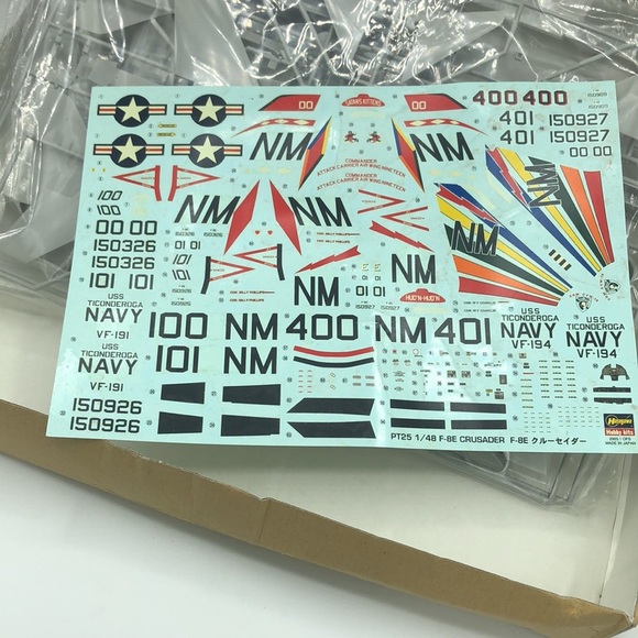 Hasegawa 1:48 Scale Kit Vought F-8E Crusader Model - Picture 10 of 12